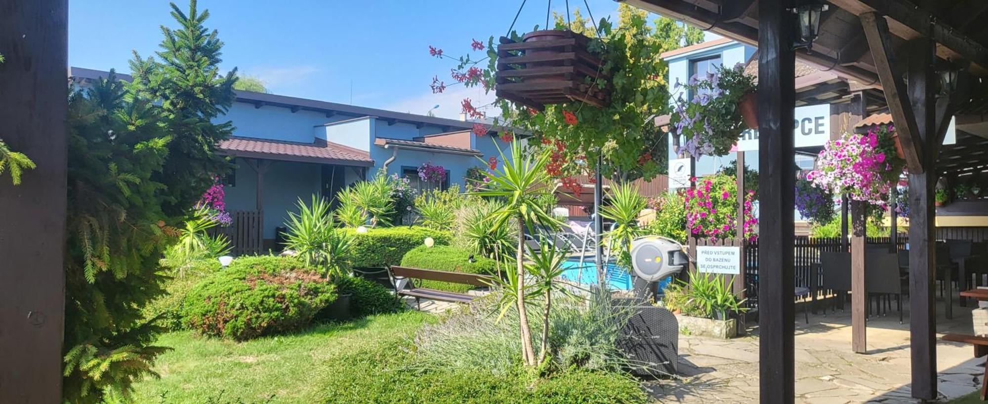 Areal Pauli Hotel Ceska Skalice Exterior photo