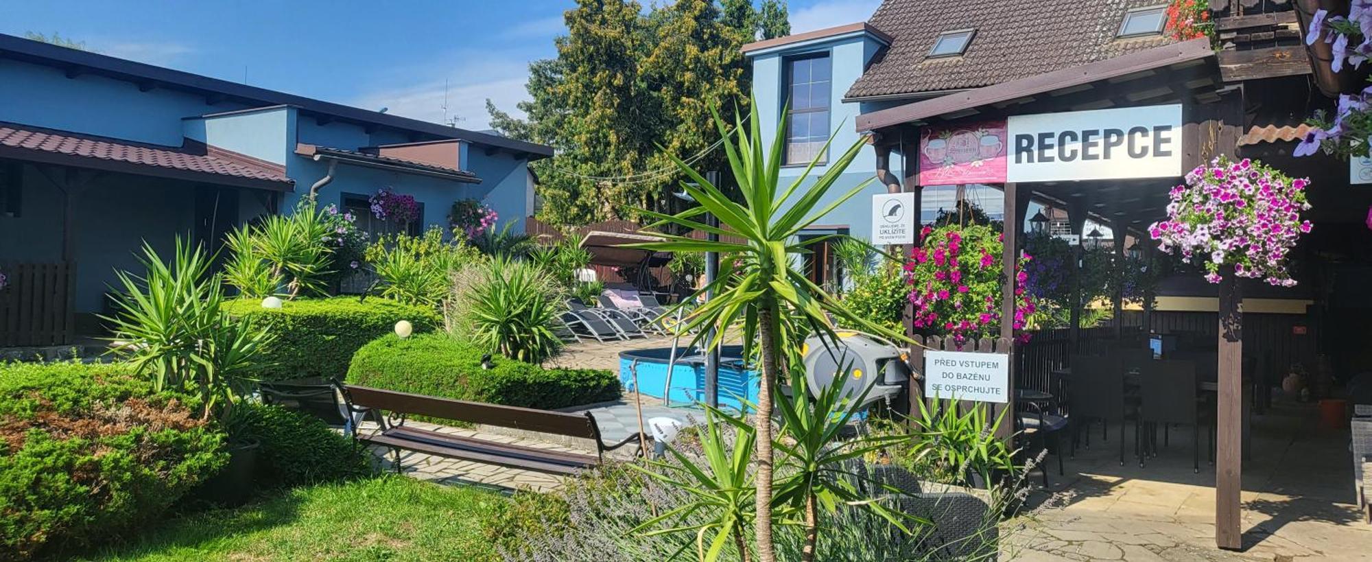 Areal Pauli Hotel Ceska Skalice Exterior photo
